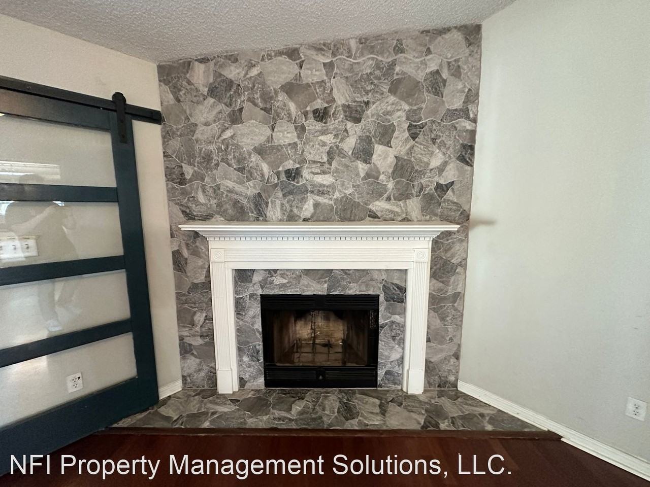 8017 Grand Bahama Dr - Photo 3 of 25