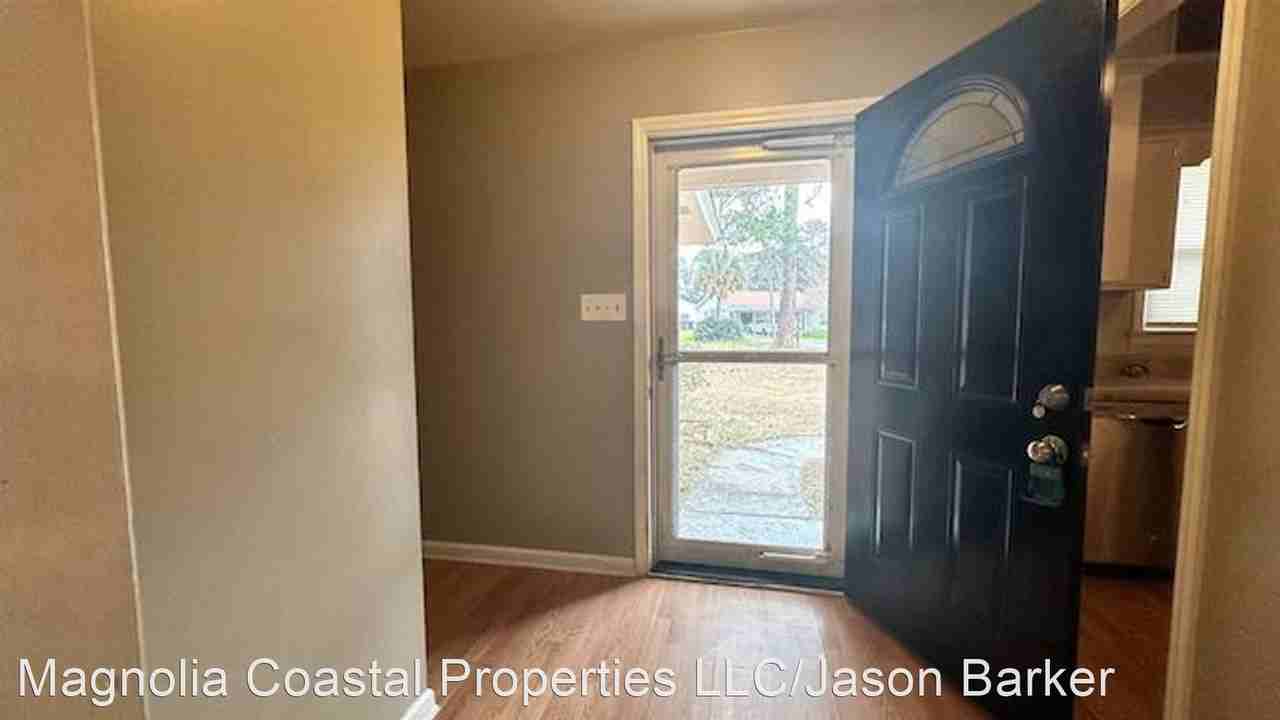 12444 Northwood Rd - Photo 3 of 33
