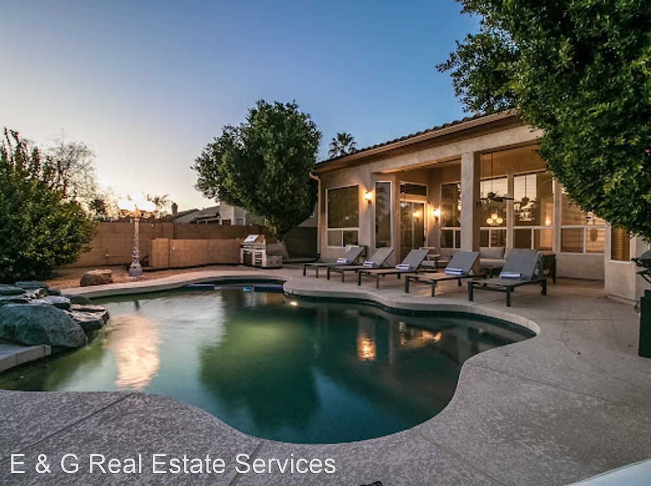 5319 E Woodridge Dr - Photo 2 of 45