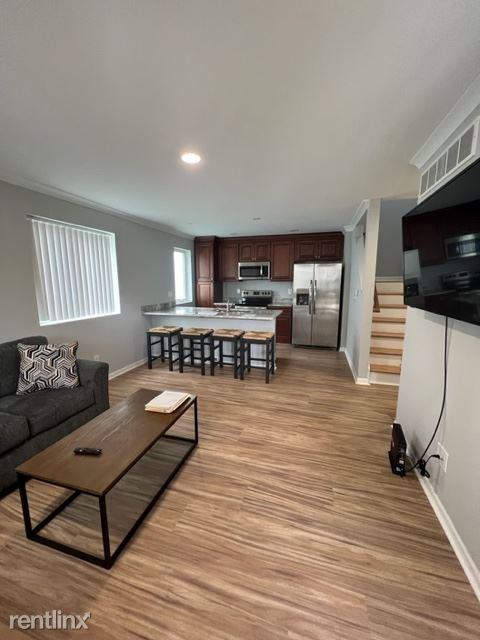 140 Hill St - Photo 2 of 12