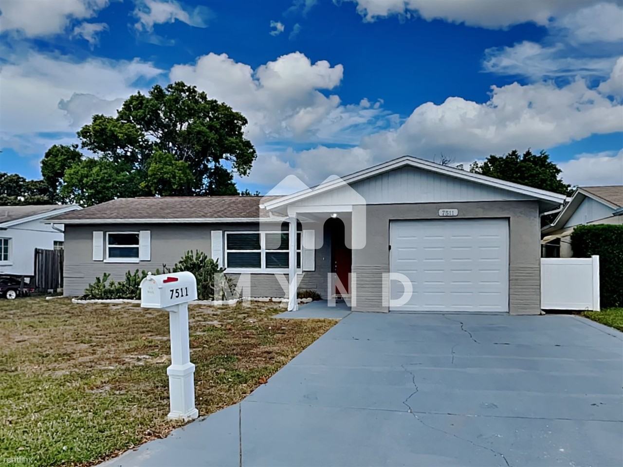 7511 Hawthorn Dr - Photo 2 of 26