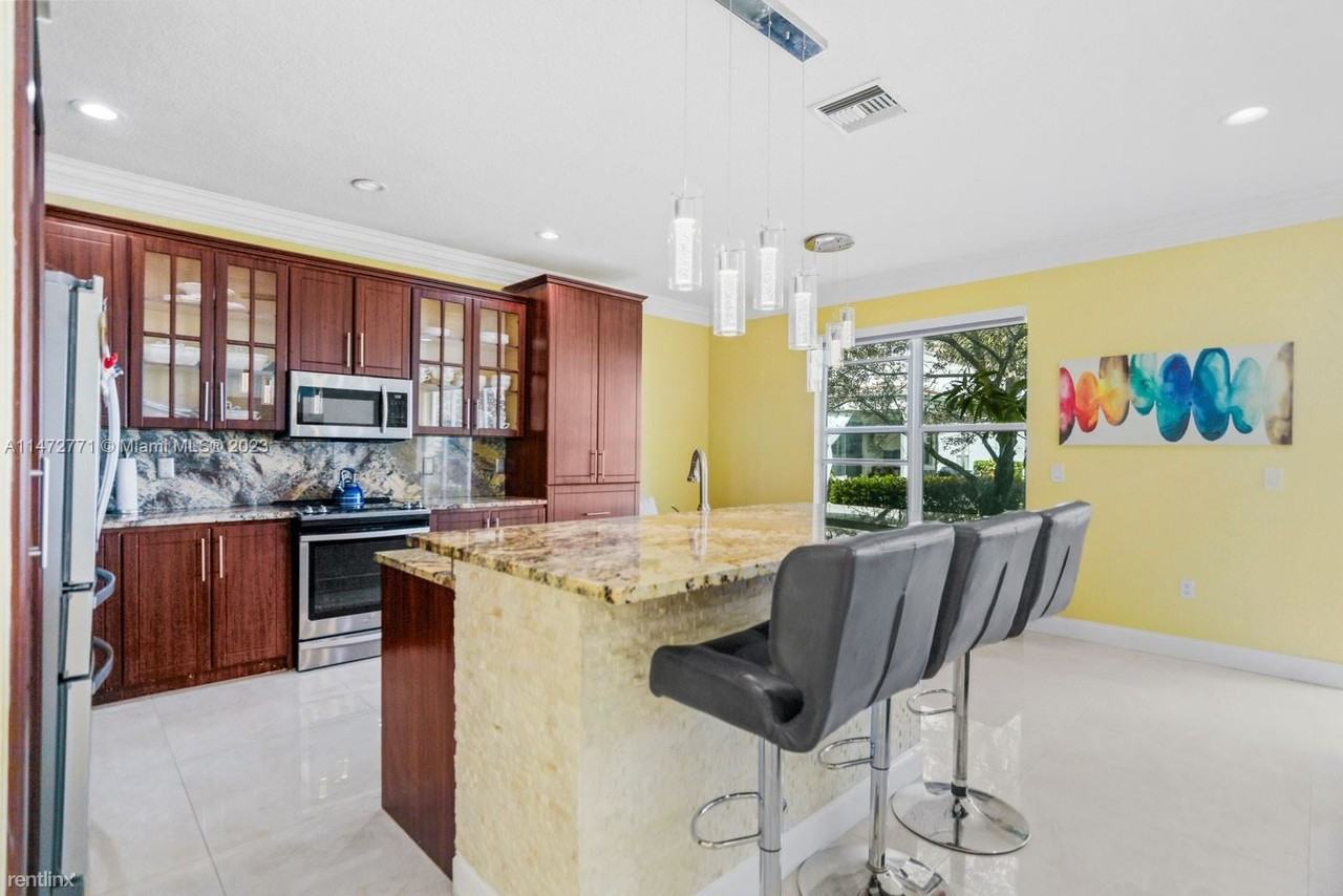 12777 Sw 44th St - Photo 3 of 21