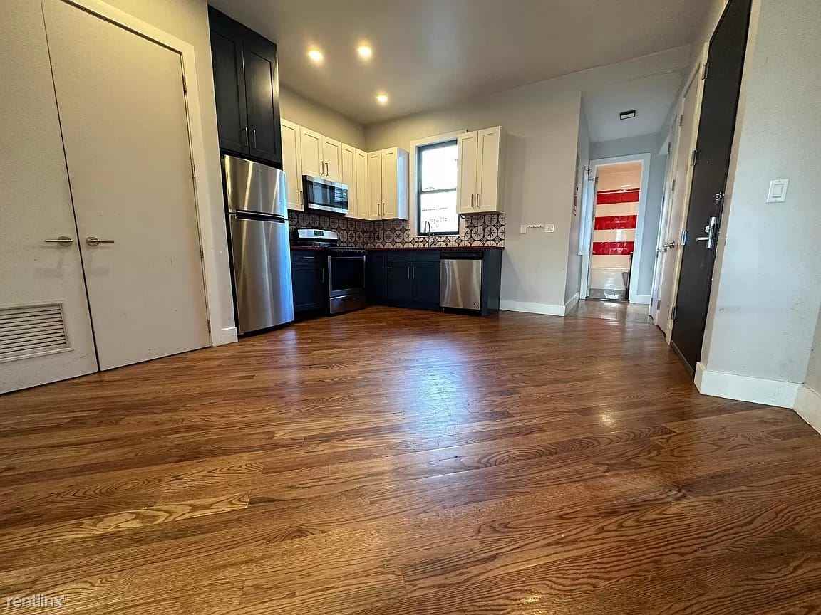 739 Garfield Ave - Photo 2 of 8