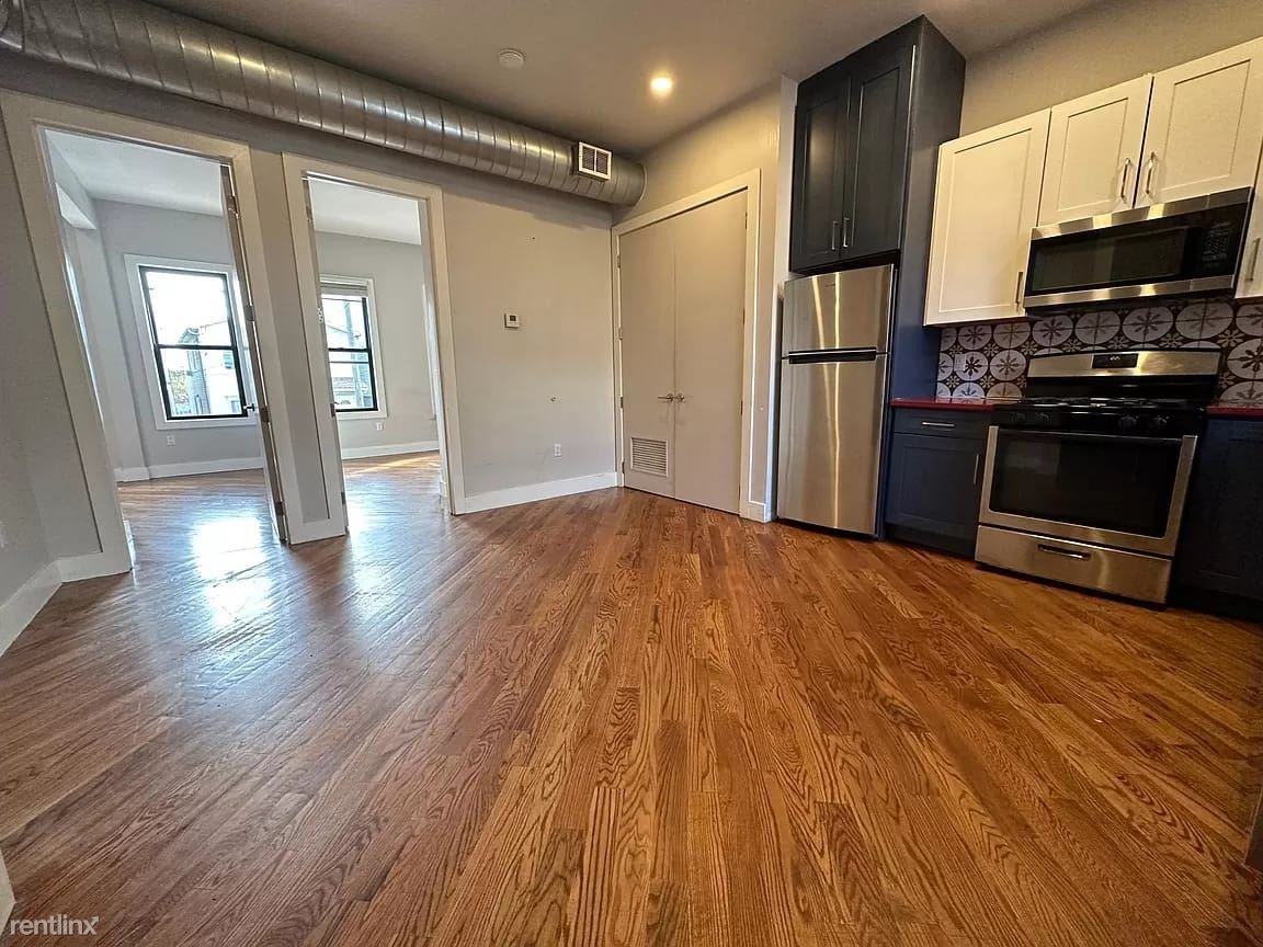 739 Garfield Ave - Photo 3 of 8
