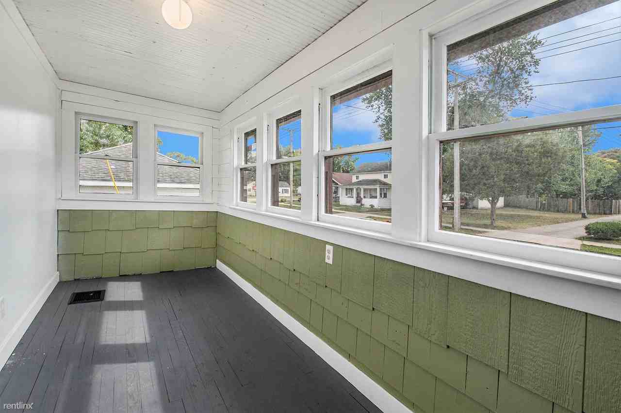 2112 Delaware St - Photo 3 of 13