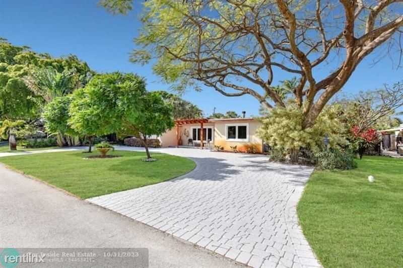 401 Nw 21st Ct - Photo 3 of 6