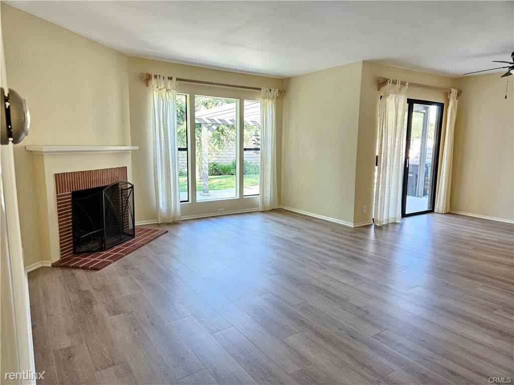 3207 W 166th St - Photo 2 of 10