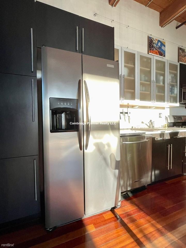 43 Charlton St - Photo 3 of 11