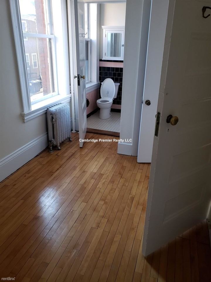 2 Ware St - Photo 3 of 14