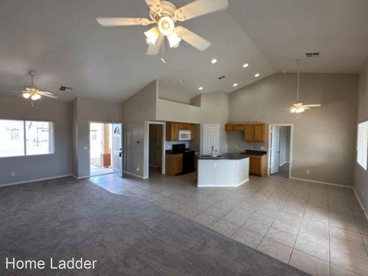 10011 W Heather Dr - Photo 3 of 16