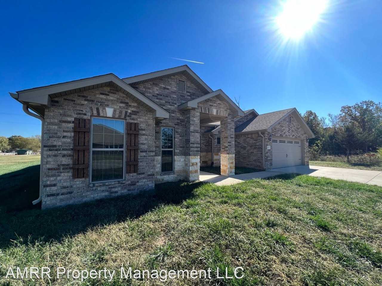 501 Anita Dr - Photo 2 of 18
