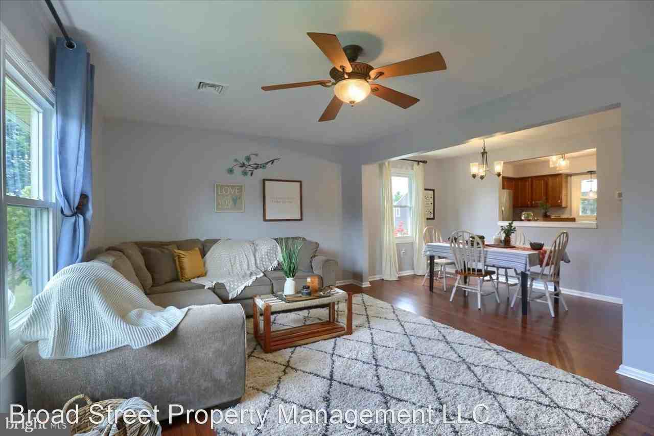 5 Branstock Ct - Photo 2 of 16