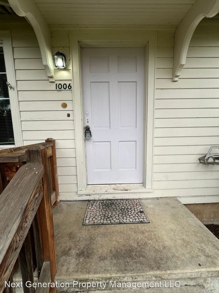 1006 Madera St - Photo 2 of 31