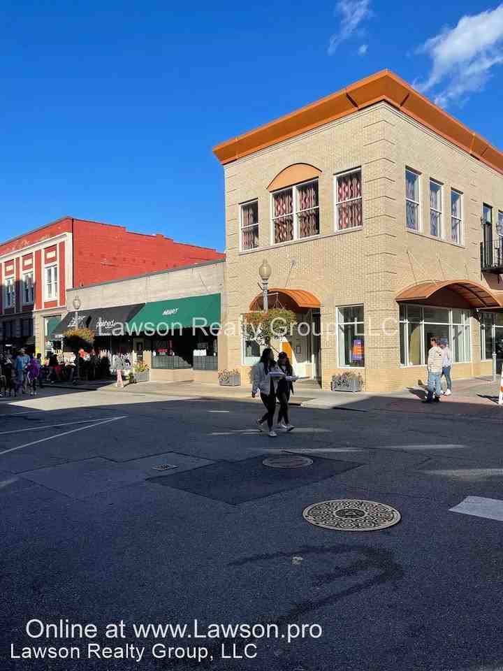 100 Kirk Ave Se #A - Photo 2 of 32