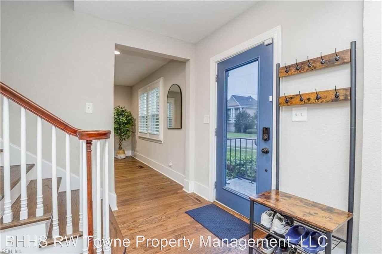 1049 N Lexan Cres - Photo 2 of 30