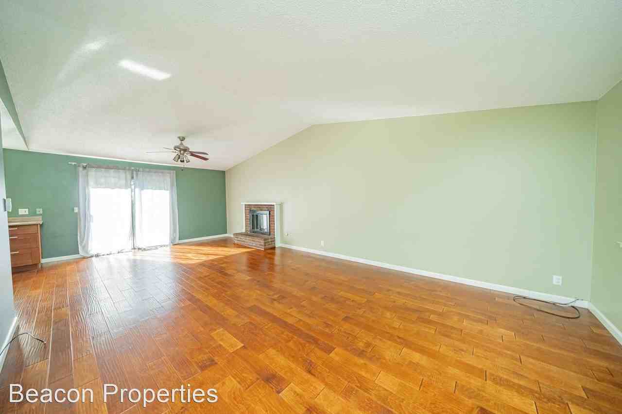 2557 Mockingbird Hill Rd - Photo 2 of 26