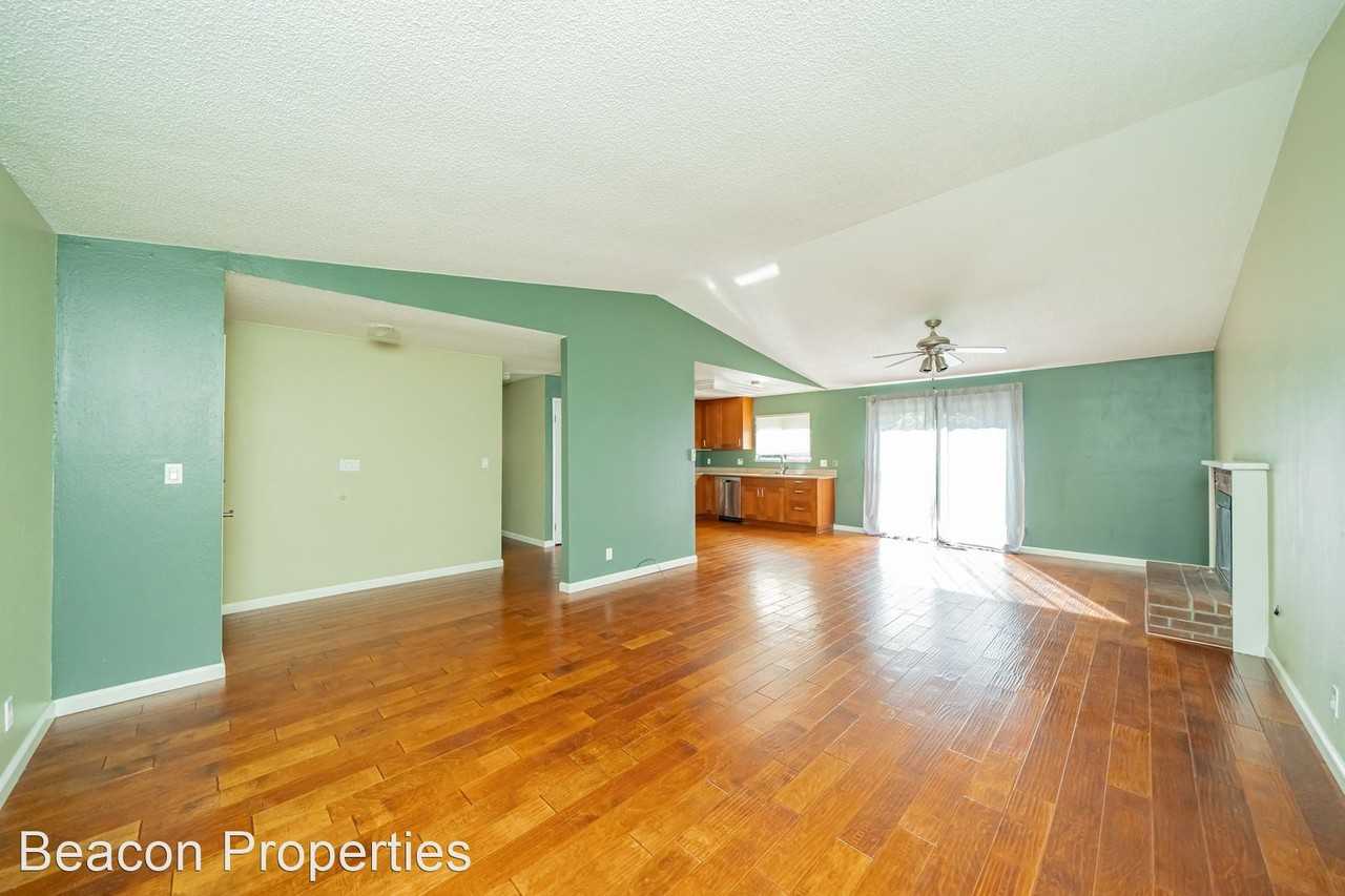 2557 Mockingbird Hill Rd - Photo 3 of 26