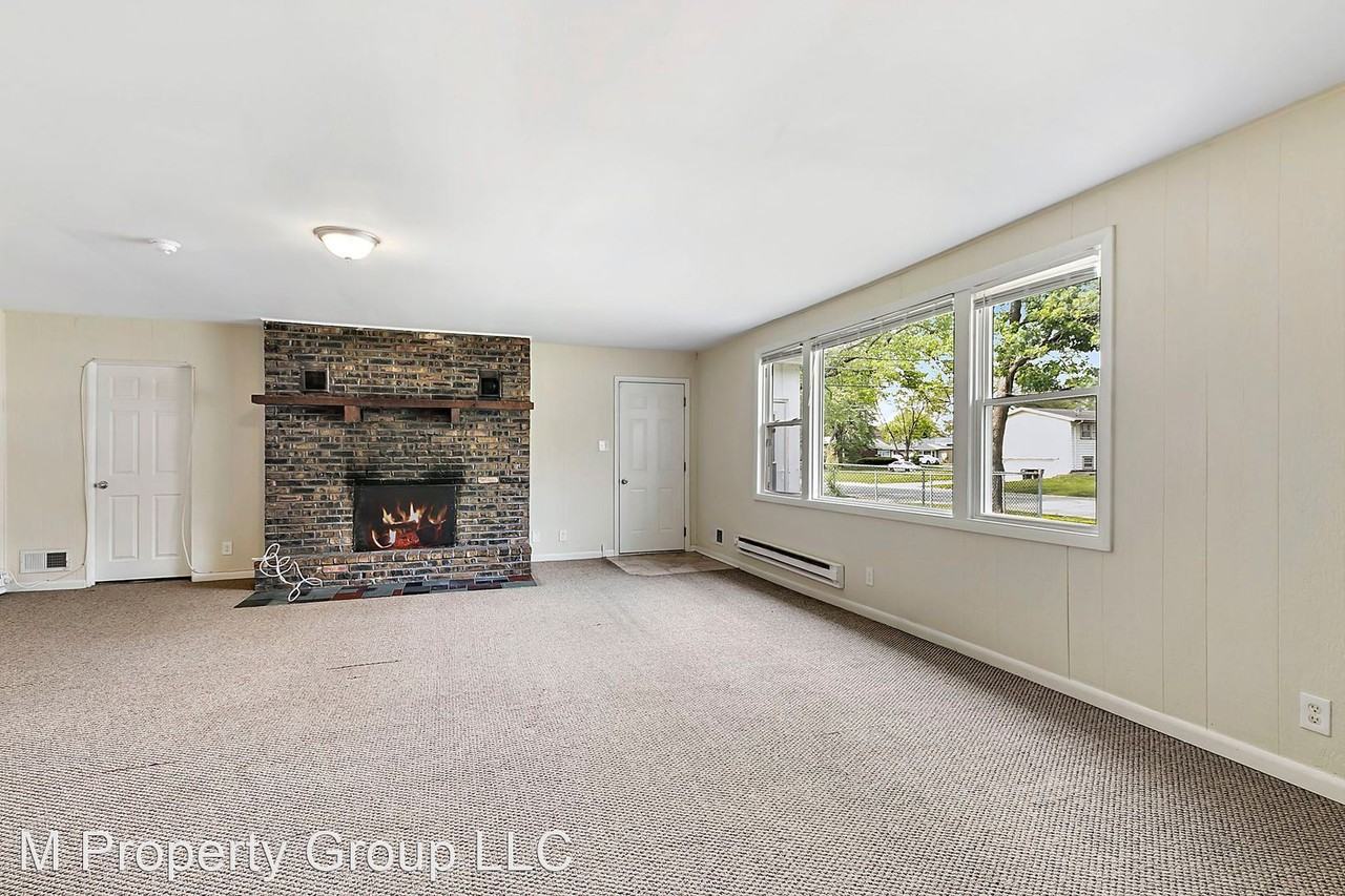 2759 174th St - Photo 3 of 9