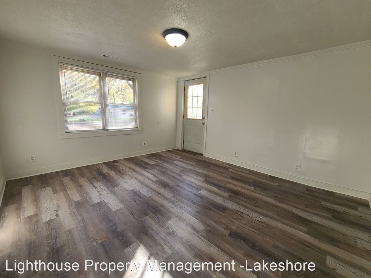 1963 Hatch Ave - Photo 2 of 9