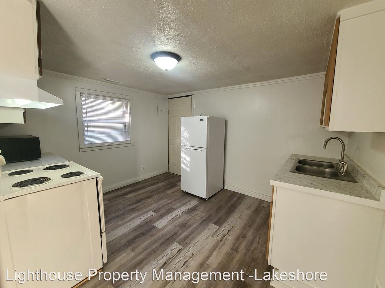 1963 Hatch Ave - Photo 3 of 9