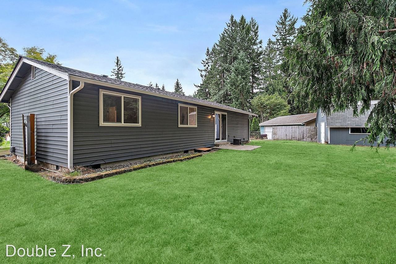 12404 213th Ave E - Photo 2 of 11