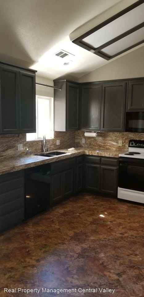 12736 Quicksilver St - Photo 3 of 13