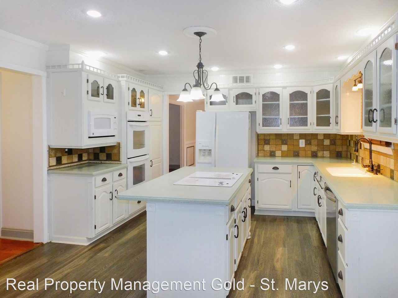 7047 Oak Glen Dr - Photo 2 of 31