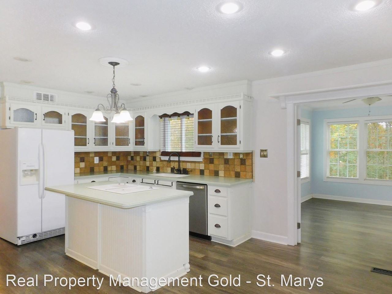 7047 Oak Glen Dr - Photo 3 of 31