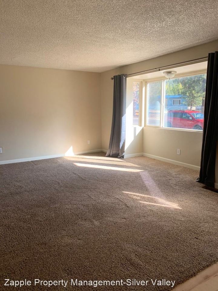 102 Woodland Dr - Photo 2 of 7