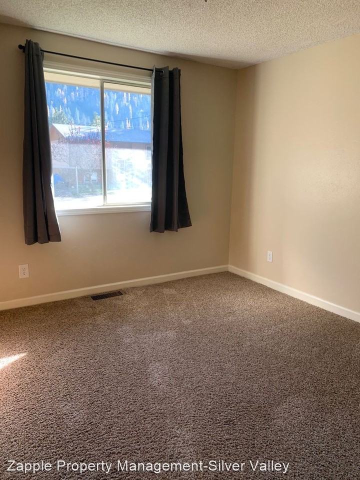 102 Woodland Dr - Photo 3 of 7