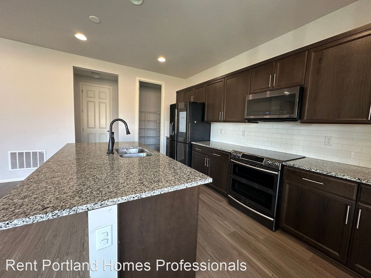 2240 S Heather St - Photo 3 of 31