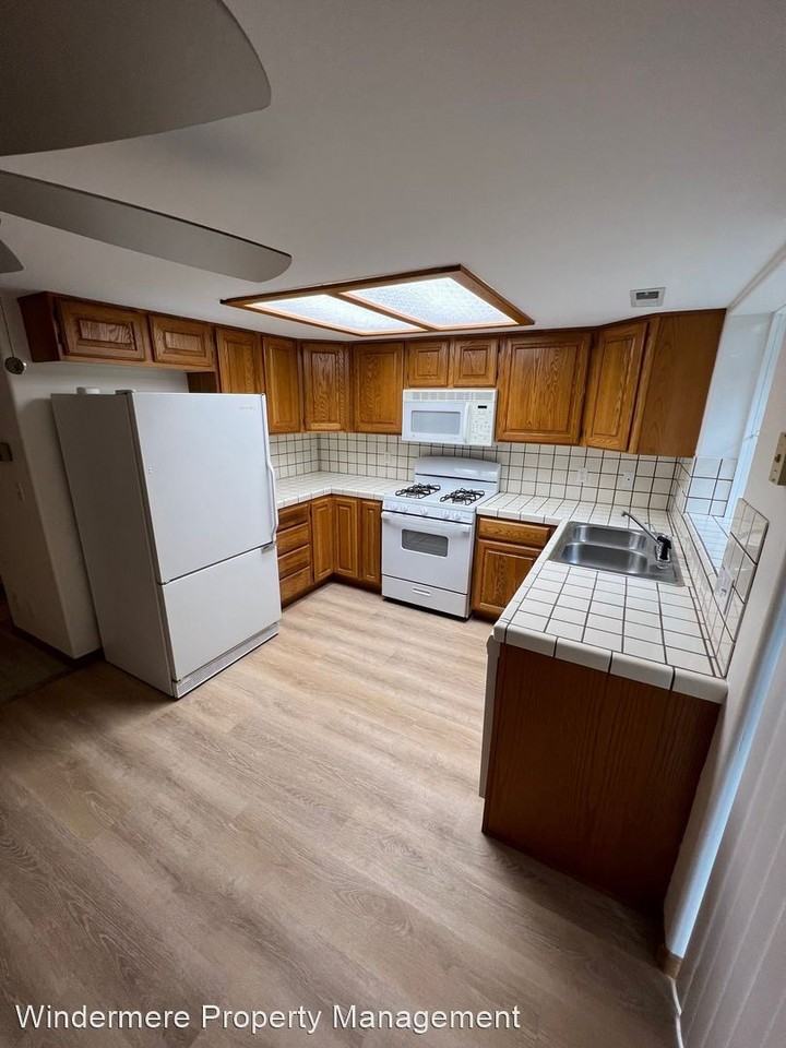 3464 Deer Pointe Ct - Photo 2 of 12