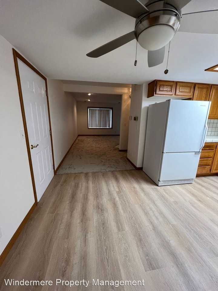 3464 Deer Pointe Ct - Photo 3 of 12