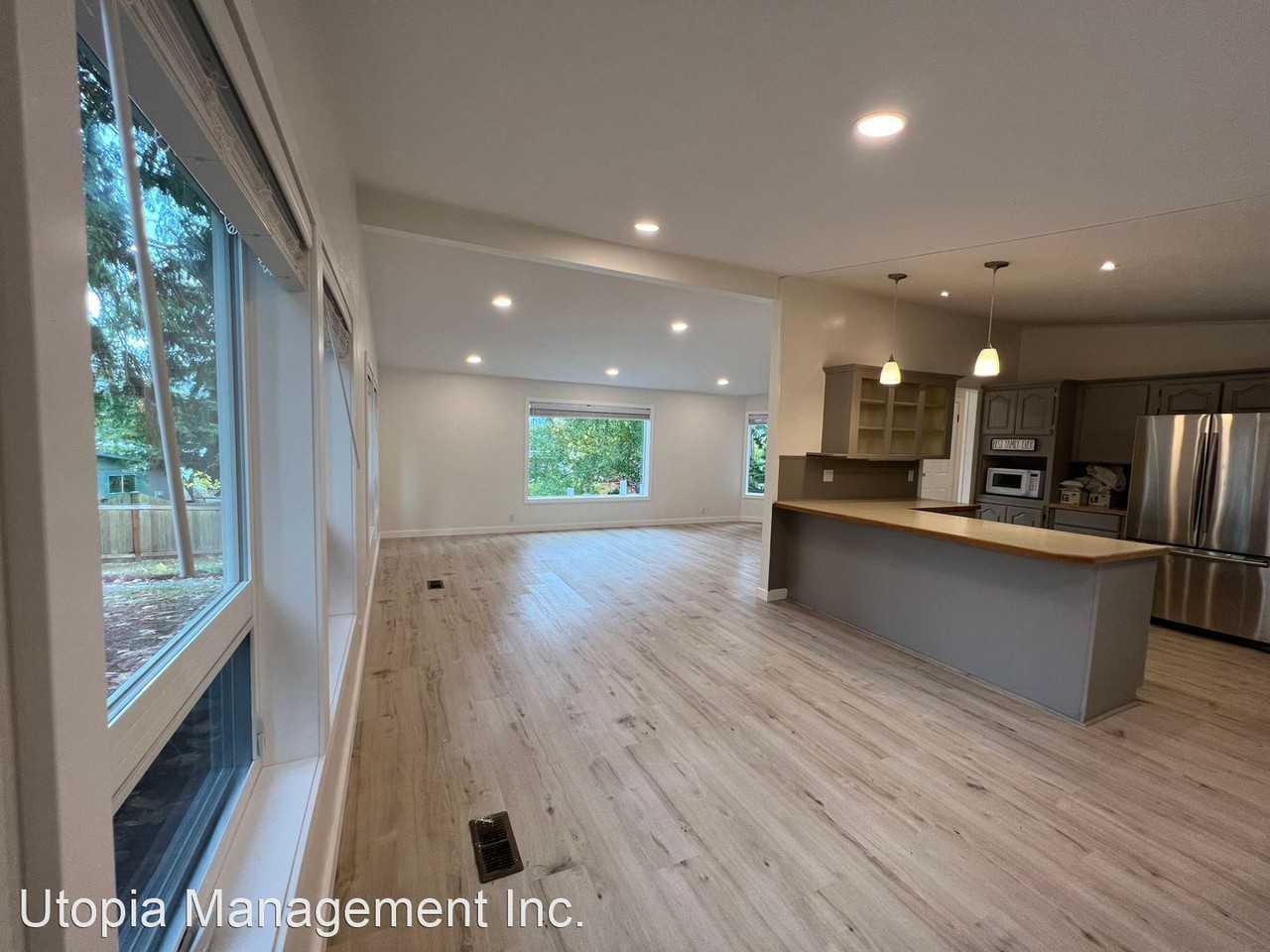 4900 Fremont St - Photo 3 of 19