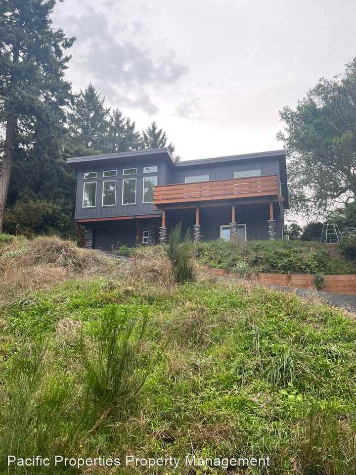 1525 Monroe St - Photo 2 of 10