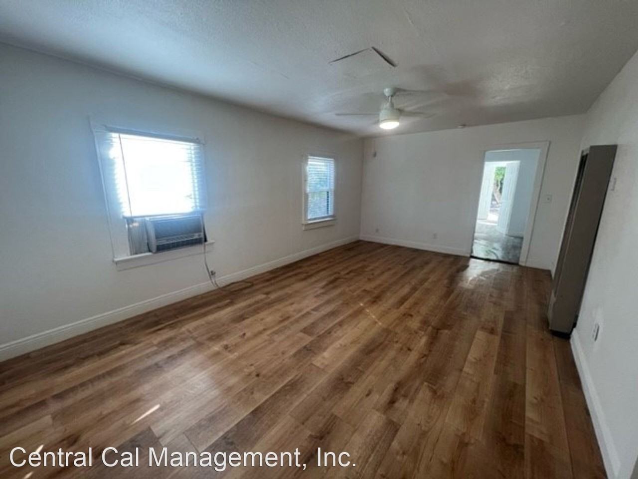 531 Locust St - Photo 3 of 16