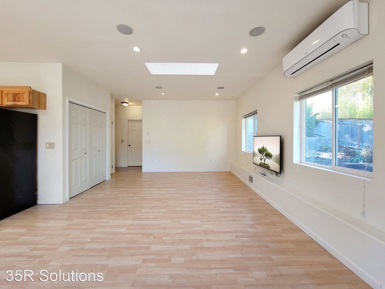 2105 Dayton Ave Ne - Photo 3 of 11