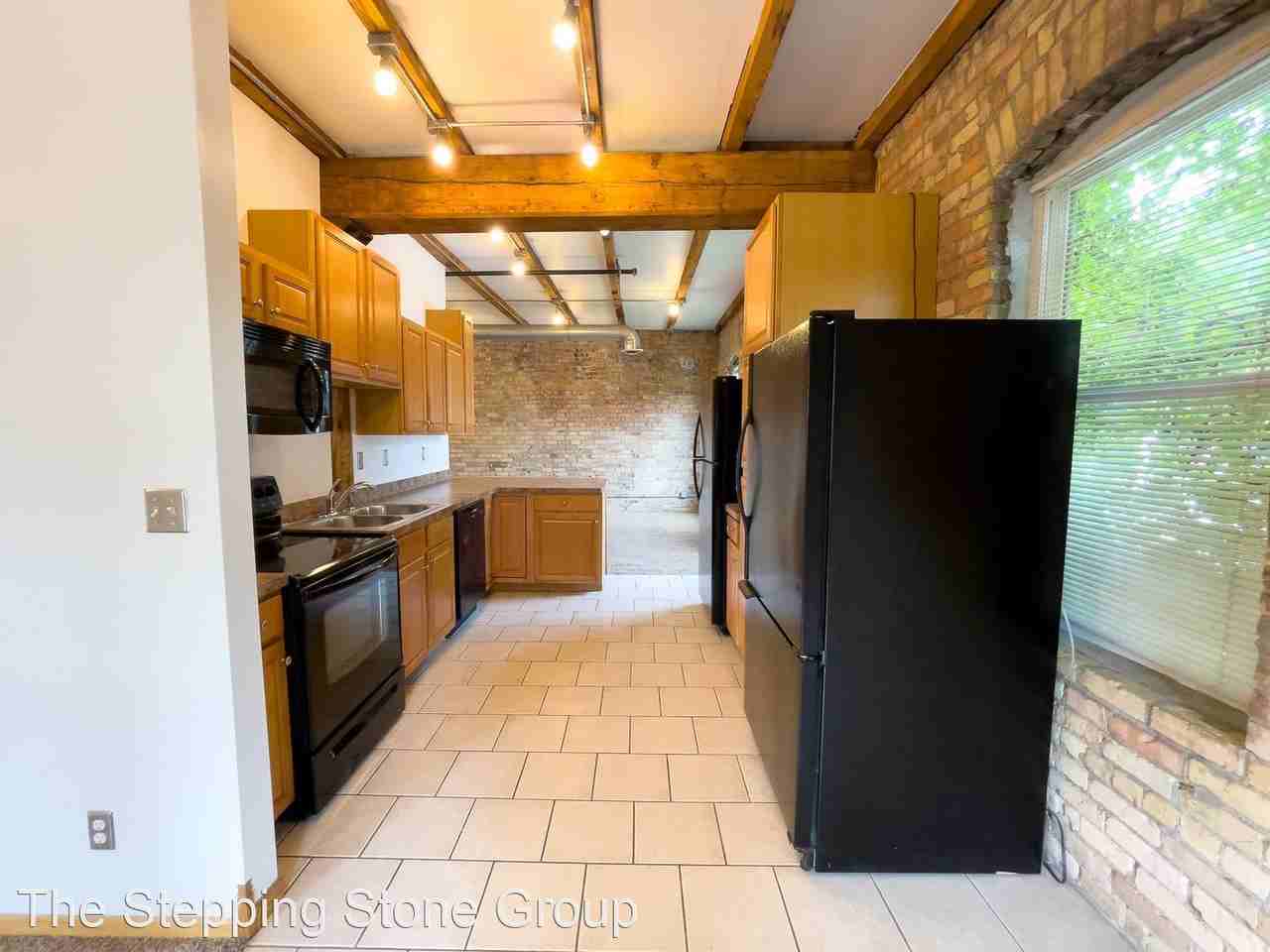 2115 Como Ave SE - Photo 2 of 34