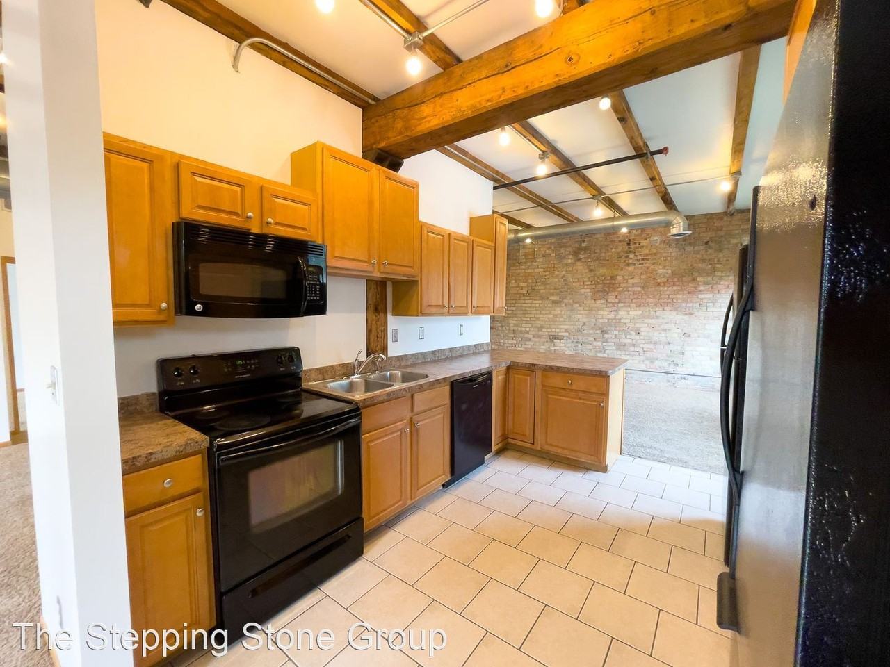 2115 Como Ave SE - Photo 3 of 34