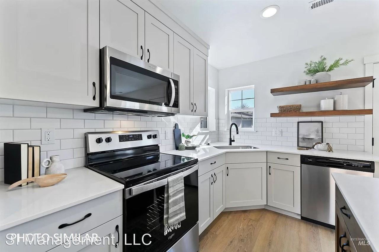 1156 W Ivywild St - Photo 2 of 17