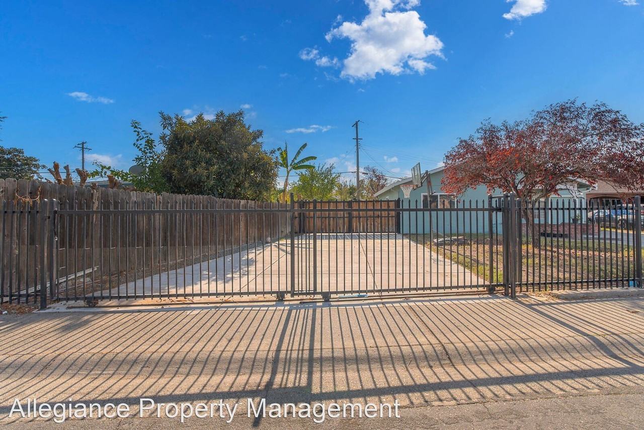 290 Lindley Dr - Photo 3 of 21