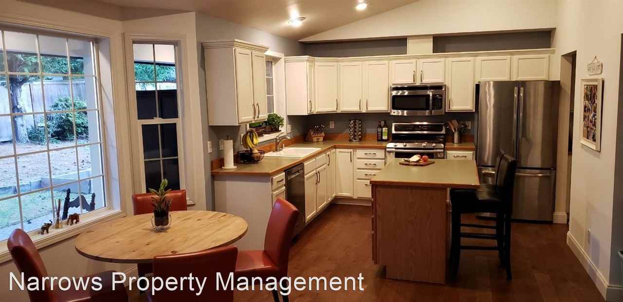 13707 13th Ave Nw - Photo 3 of 26