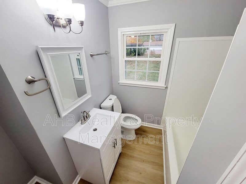 503 Cameron Rd - Photo 6 of 11