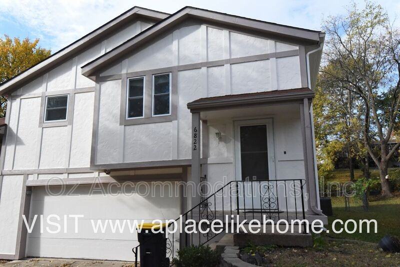 6822 N Fisk Ave - Photo 2 of 26