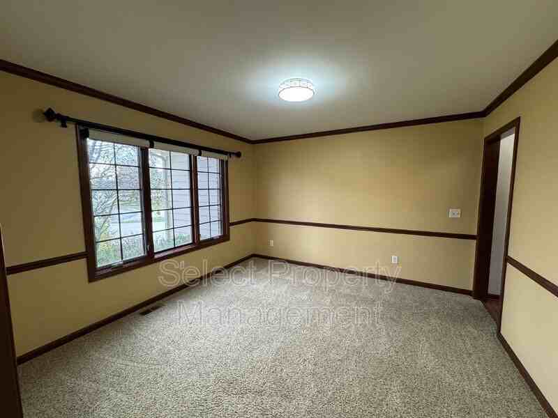 1902 Kimberlite Pl - Photo 3 of 31