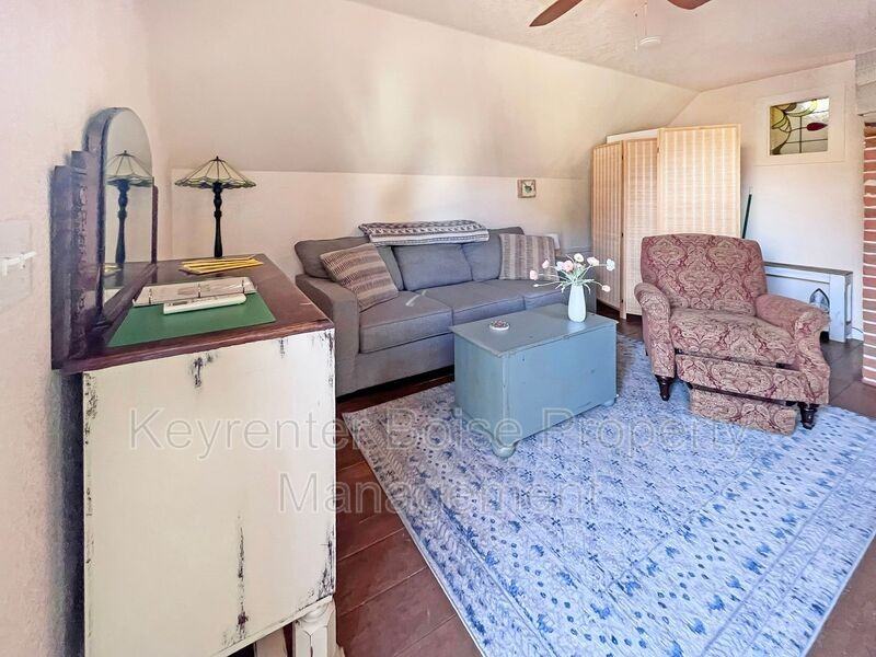 1715 N 12th St #1 - Photo 2 of 15