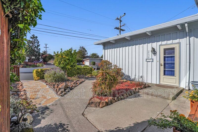 2738 Kevin Rd - Photo 2 of 27