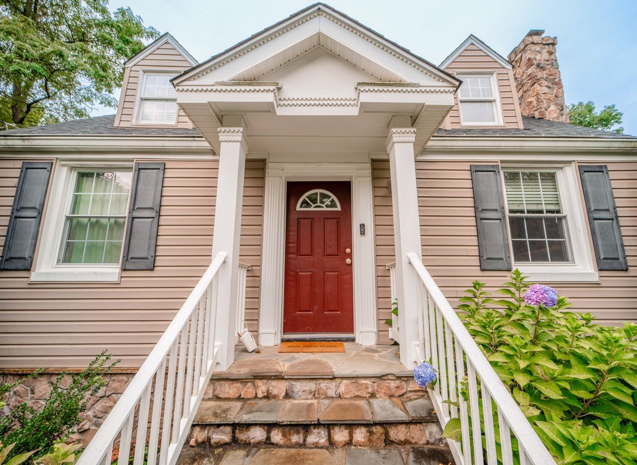 2900 Monroe Pl - Photo 3 of 44