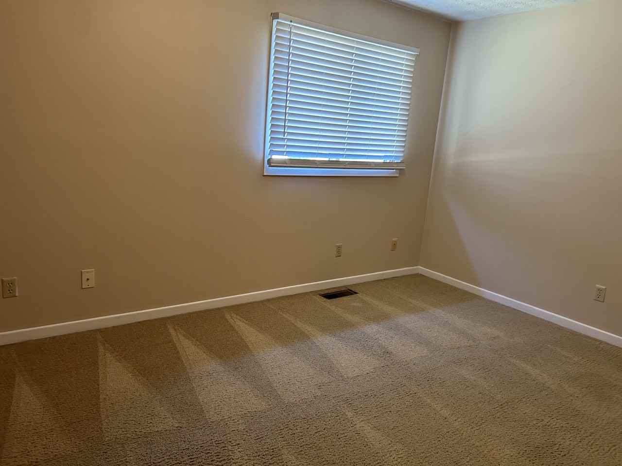 525 Scott County Rd - Photo 2 of 10