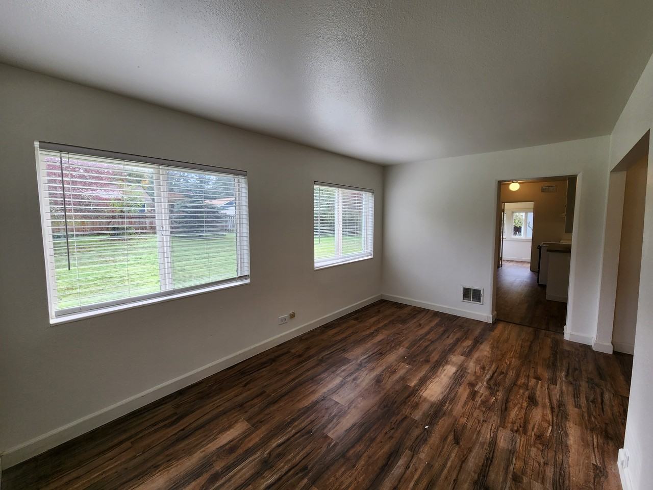 1925 Bethel St Ne - Photo 3 of 16